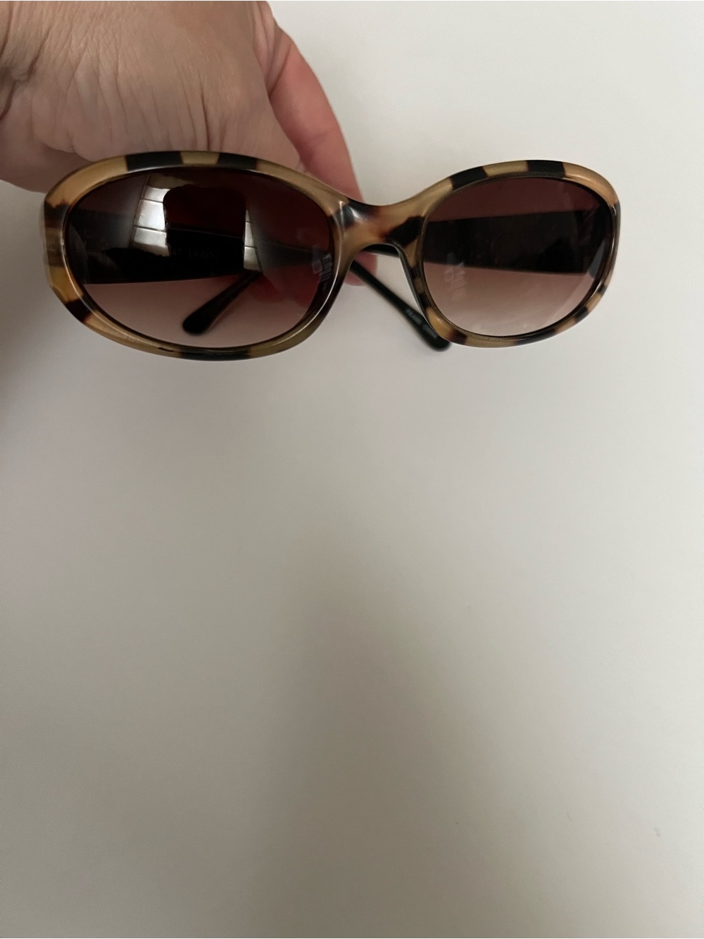 Tortoiseshell Oval Women's Sunglasses - Brown Lenses
